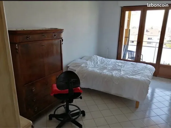 Colocation dans un T3 traversant 1 chambre en location