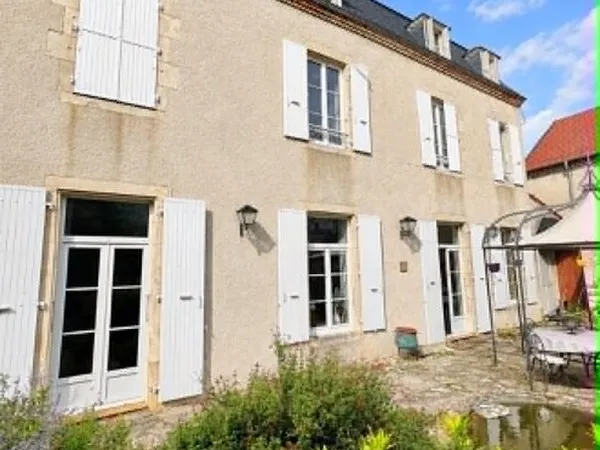 Maison 8 pièces 198 m²