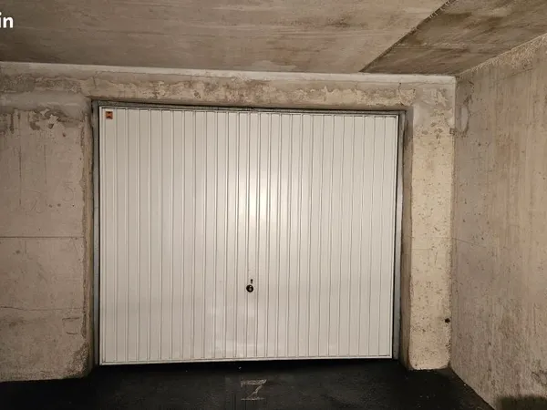 Location garage fermé - Secteur Eglise des Fins