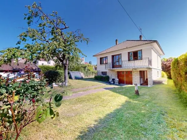 Maison avec fort potentiel à Breuillet, Terrain de 630 m²