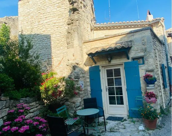 Maison de village 87m2 avec terrasse - Saint Restitut