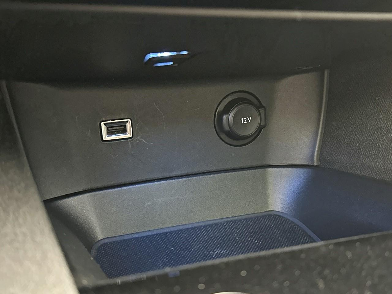 Peugeot 3008 hybrid 225 e-eat8 gt pack — photo 29