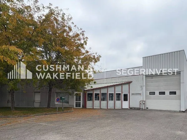 Local d'activité 1360 m²
