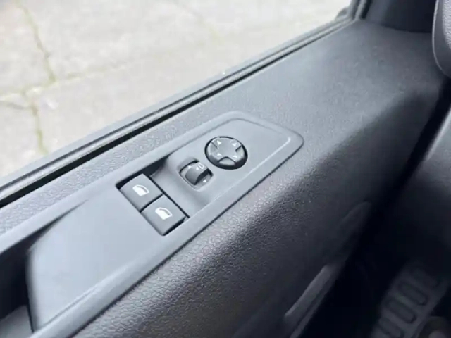 Fiat Scudo fg m 2.2 diesel 150ch pack premium connect automatique — photo 14