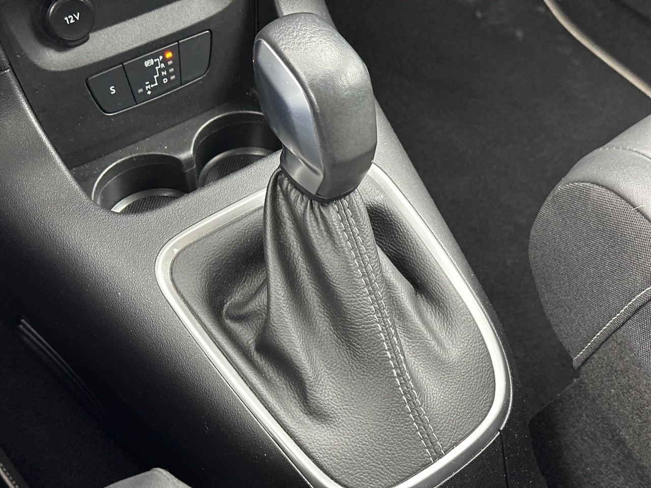 Citroën C3 puretech 110 s&s eat6 saint james — photo 28