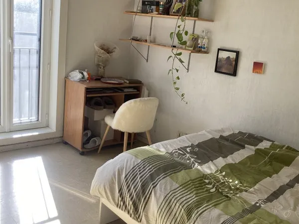 Chambre à louer en duplex