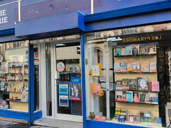 Librairie/Presse/Papeterie/Bazar+appartement rénové tout neuf