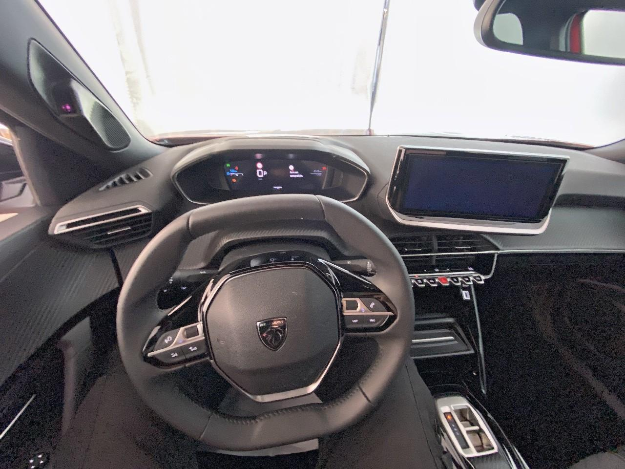 Peugeot 2008 hybrid 145 ch e-dcs6 allure — photo 12