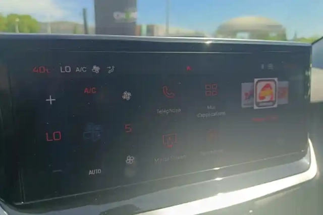 Peugeot 208 puretech 100 s&amp;s bvm6 — photo 17