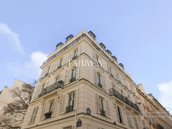 Vends duplex/triplex - 105.8 m² - 5 pièces, 3 chambres - Paris 9Ème