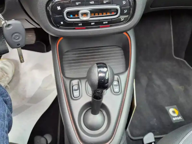 Smart Fortwo cabrio 82 ch — photo 20