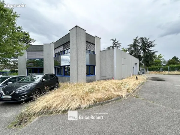 Local bureaux 500 m²