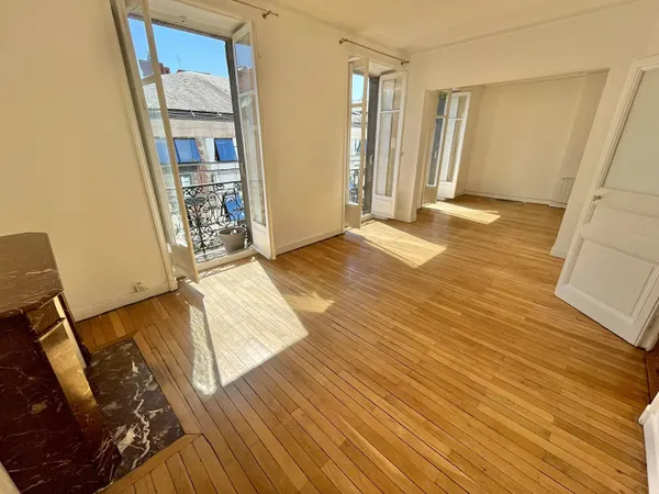A LOUER - NANTES CENTRE TALENSAC - Grand appartement Type 5 de 128.82 m²
