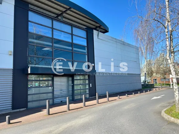 Locaux commerciaux - A LOUER - 550 m² non divisibles