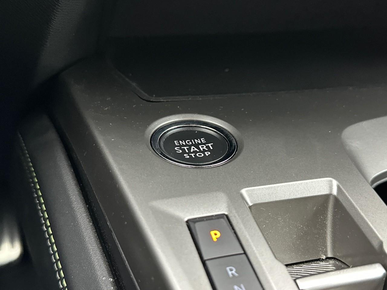 Peugeot 308 hybrid 136 e-dcs6 gt — photo 24