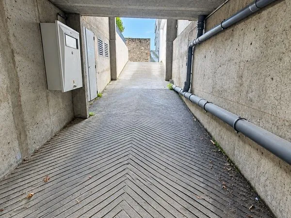 Vannes centre Libération vend parking au sous-sol de la résidence