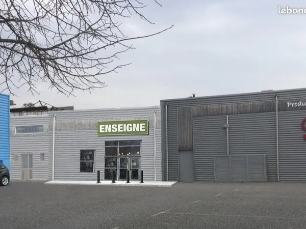 LOCAL COMMERCIAL 281 m² CHAMBERY