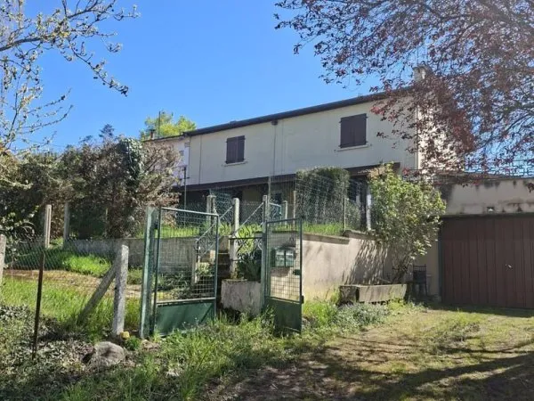 Maison 8 pièces 215 m²