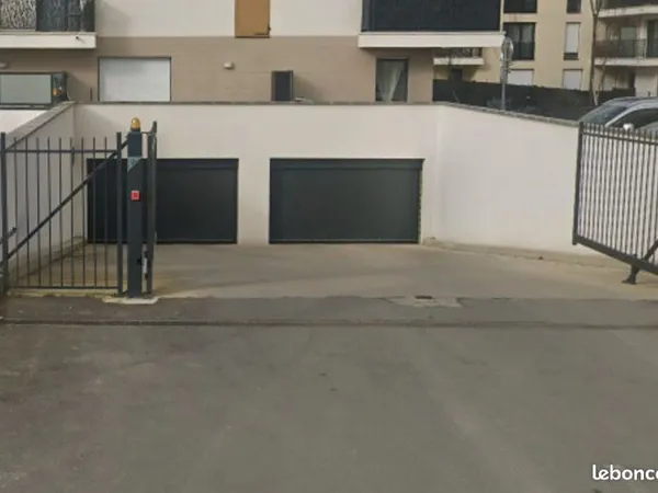 Parking Plaisir