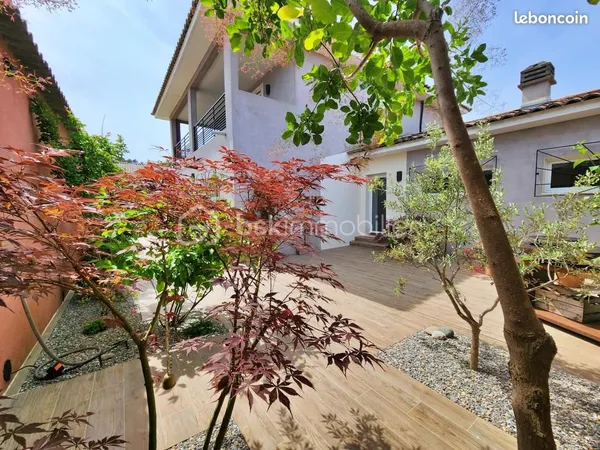 Local professionnel 8 pièces 340 m²
