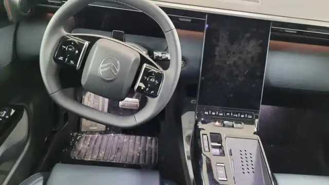 Citroën C5 Aircross hybride 145 ch e-dcs6 — photo 8