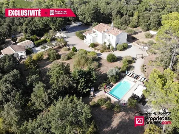 Propriété Besse Sur Issole 340 m2 terrain 1,2 ha piscine
