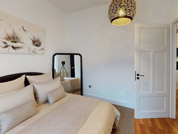 ELEGANCE HAUSSMANIENNE POUR CE T3 A ANNEMASSE