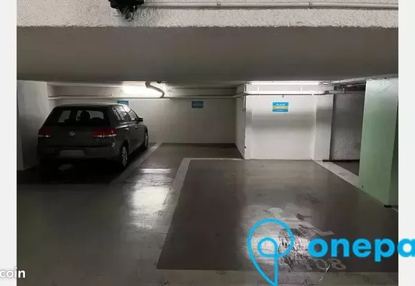 Parking/box 12 m² PARIS 09