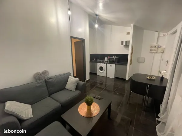 Appartement Maisonnette Entièrement Meublé Moderne T2 38m2 + Parking au Calme en zone pavillonnaire 