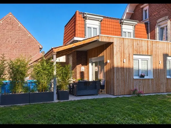 Maison individuelle de caractère - 140 m² - 4 chambres - Terrain de 625 m² Venez découvrir cette bel