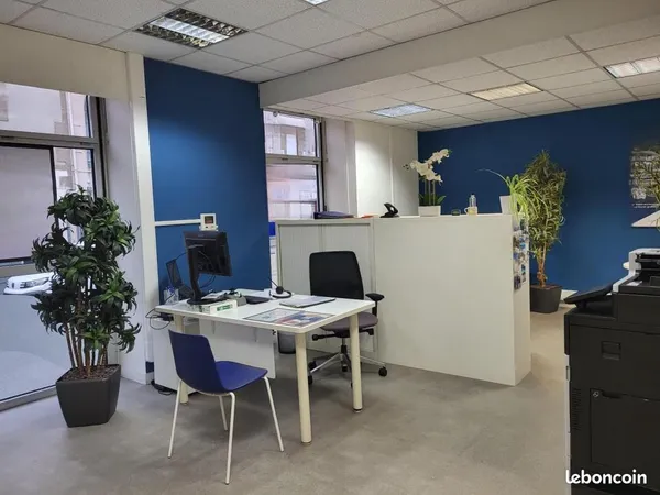 Bureau 105 m²