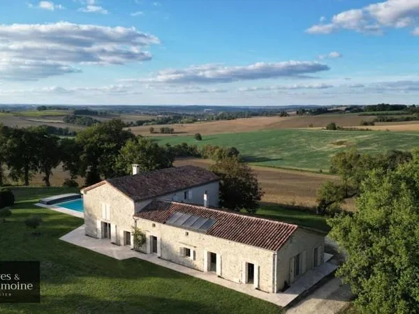 Maison 7 pièces 220 m²