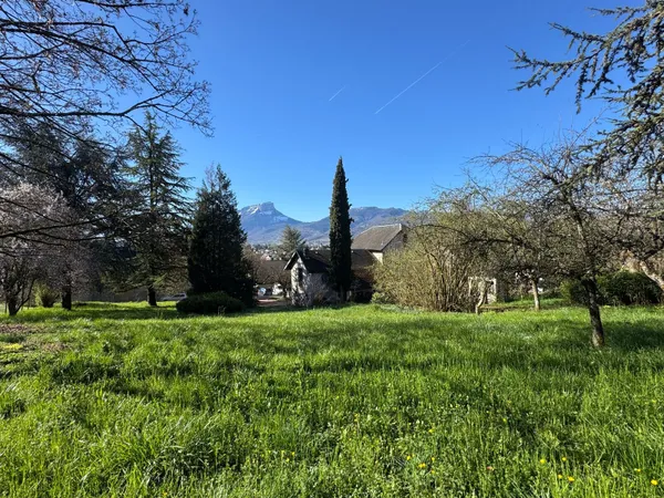 Terrain 944 m²