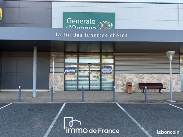 Local commercial 163 m² ONET LE CHATEAU