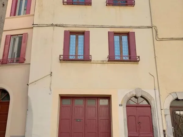 À vendre - Immeuble à fort potentiel-Saint-Pons-De-Thomièr (34220)e