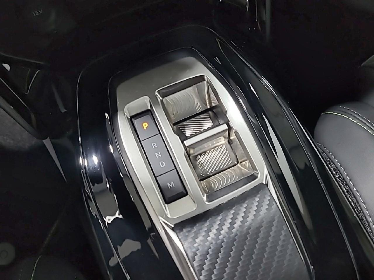 Peugeot 2008 puretech 130 s&s eat8 gt — photo 19