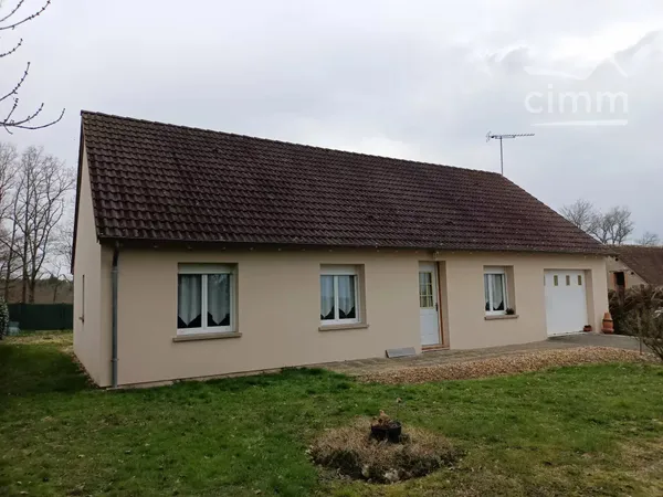 A vendre maison avec locataires à La Chapelle Montmartin 3 chambres