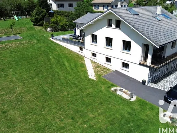 Maison 13 pièces 250 m²
