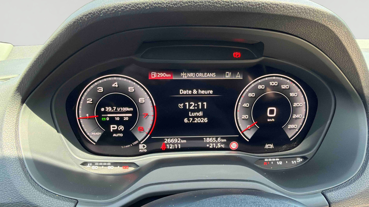 Audi Q2 35 TFSI 150 S tronic 7 — photo 10