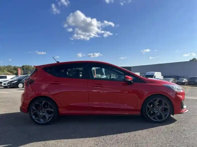 Ford Fiesta 1.5 ecoboost 200ch st 5p — photo 4
