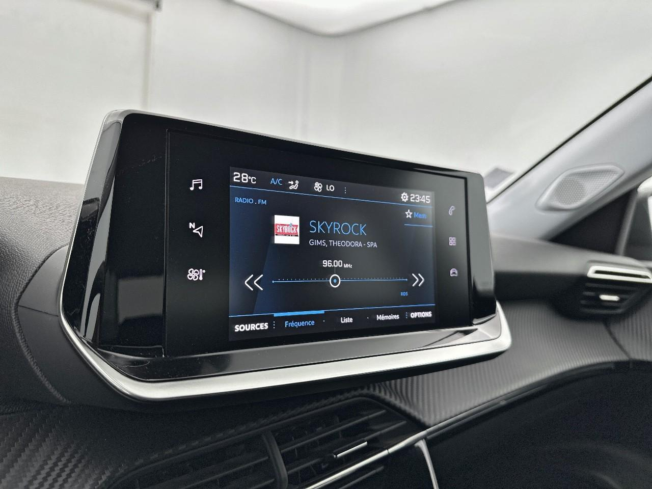Peugeot 2008 puretech 130 s&s eat8 style — photo 22