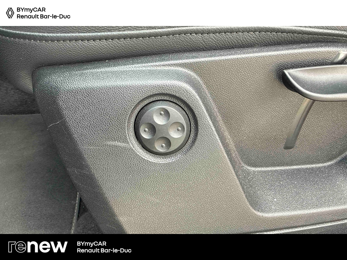 Audi Q2 35 TDI 150 S tronic 7 — photo 24