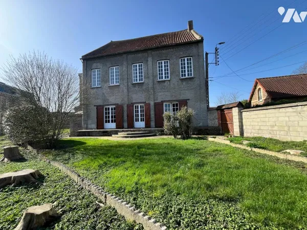 Maison 12 pièces 300 m²