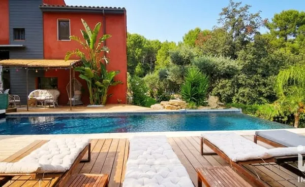 Maison 7 pièces 210 m²