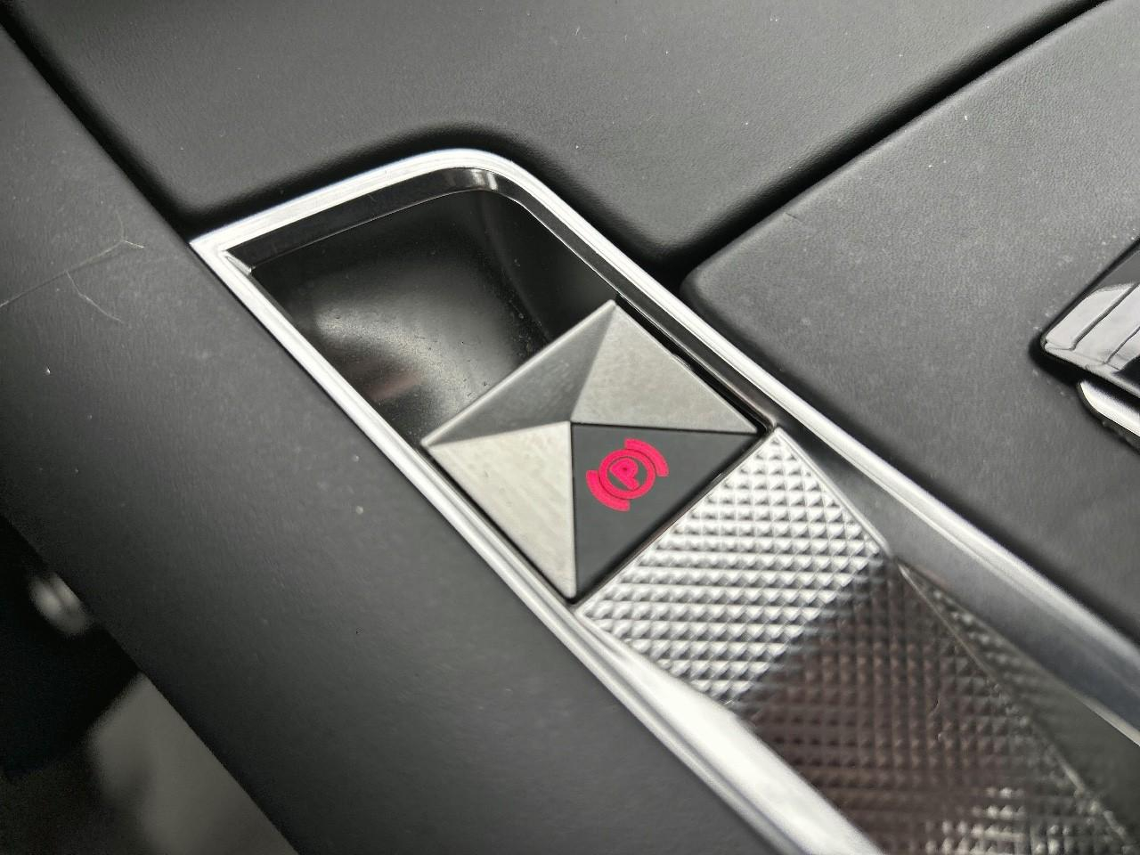 Ds Ds 7 crossback hybride rechargeable e-tense 300 eat8 4x4 opera — photo 19
