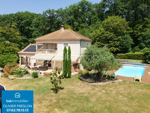 Maison 5 pièces 204 m²