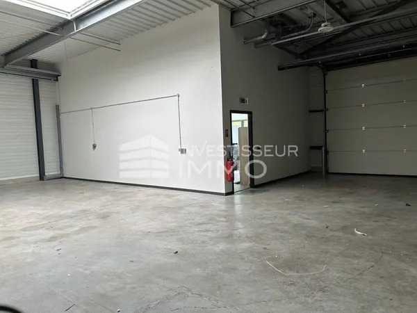 Local d'activité 160 m²