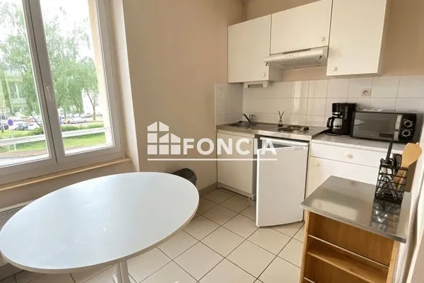 Studio 1 pièce 28 m²