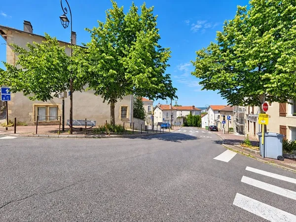 BEL APPARTMENT AU CALME, AVEC VUE DÉGAGÉE ET FAIBLES CHARGE