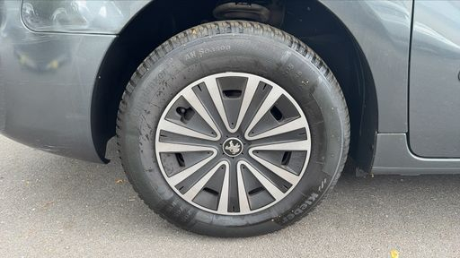 Peugeot Partner TEPEE TPMR 1.2 PureTech 110 - Style – 2017 – 60834 km – Essence – Boîte Manuelle — photo 10